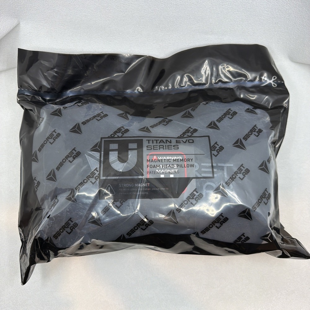 Secret Lab TITAN Evo Magnetic Memory Foam Head Pillow Black Gaming Chair NEW